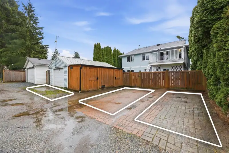 33477 7TH AVENUE - photo 2 of 39