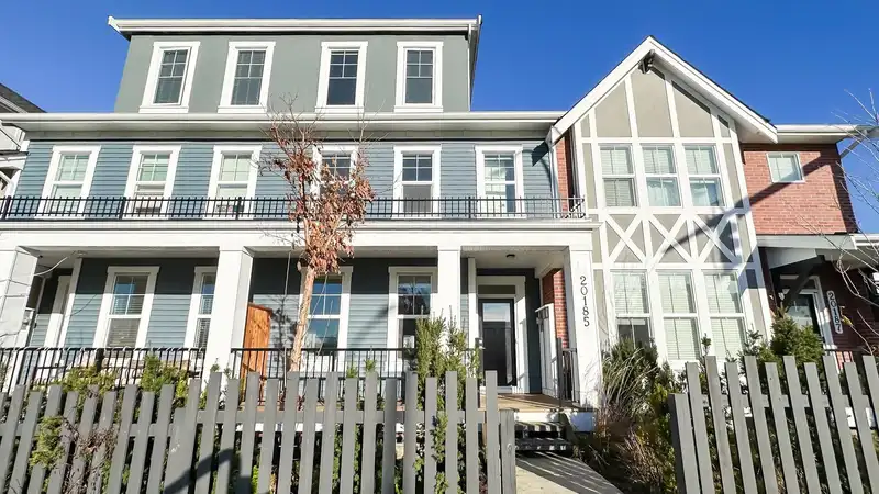 20185 83 AVENUE - photo 2 of 34