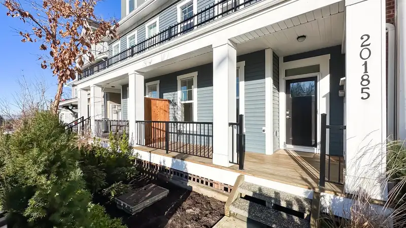 20185 83 AVENUE - photo 4 of 34