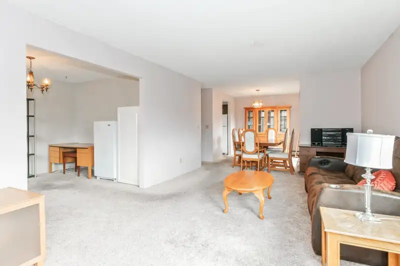 103 20460 54 AVENUE - photo 4 of 16