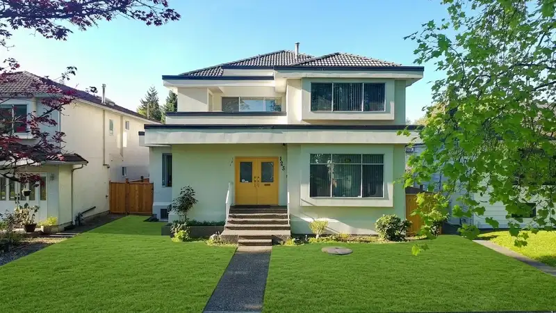 123 E 45TH AVENUE - photo 1 of 30