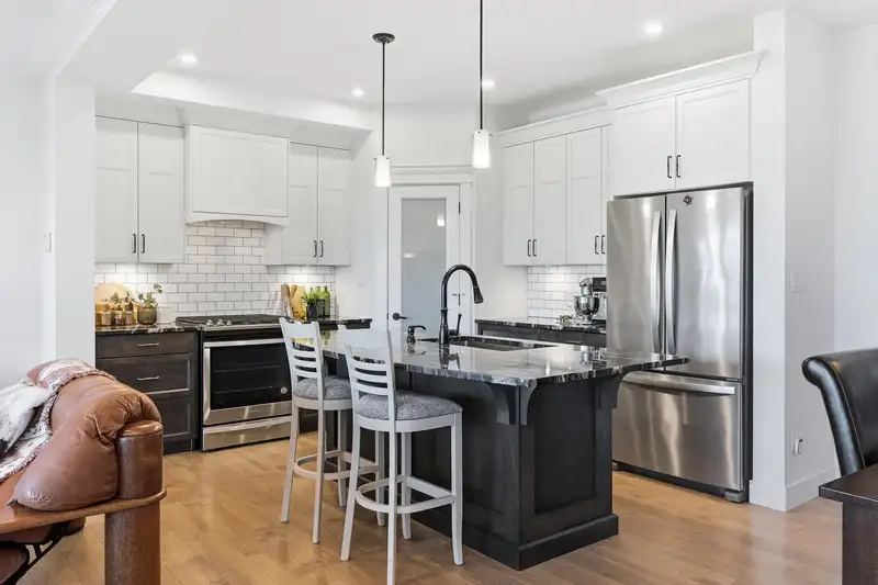 50 50778 LEDGESTONE PLACE - photo 2 of 37