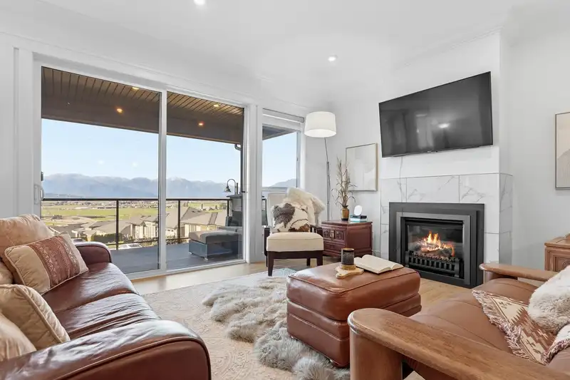 50 50778 LEDGESTONE PLACE - photo 3 of 37
