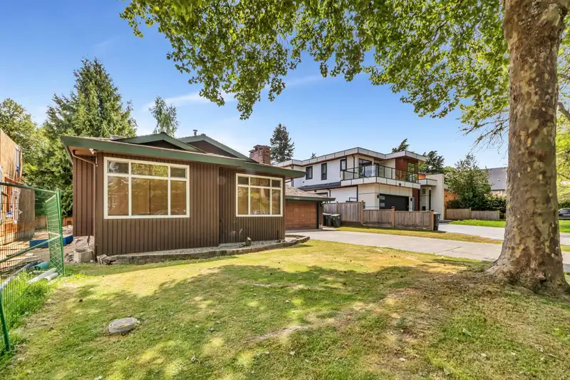 12881 CARLUKE CRESCENT - photo 3 of 35