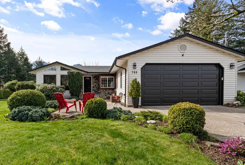 780 OLSON AVENUE - photo 1 of 39