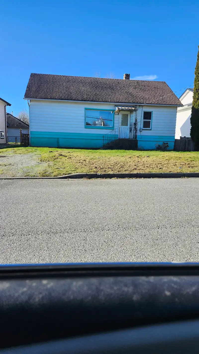 7575 DUNSMUIR STREET - photo 1 of 10