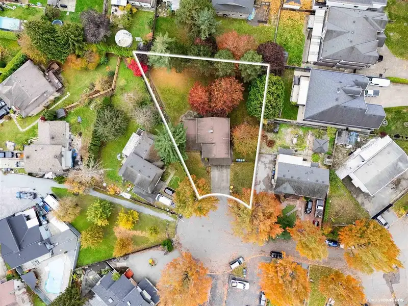 8986 146A STREET - photo 2 of 29