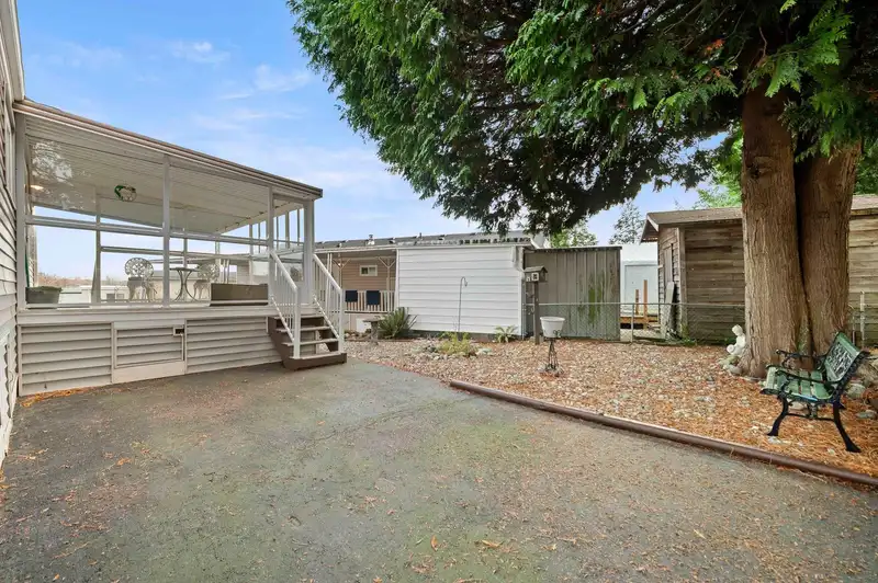 15810 NORFOLK ROAD ROAD - photo 4 of 31