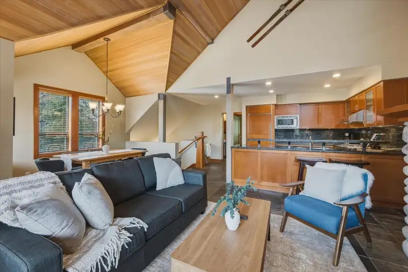 4827 CASABELLA CRESCENT - photo 4 of 26