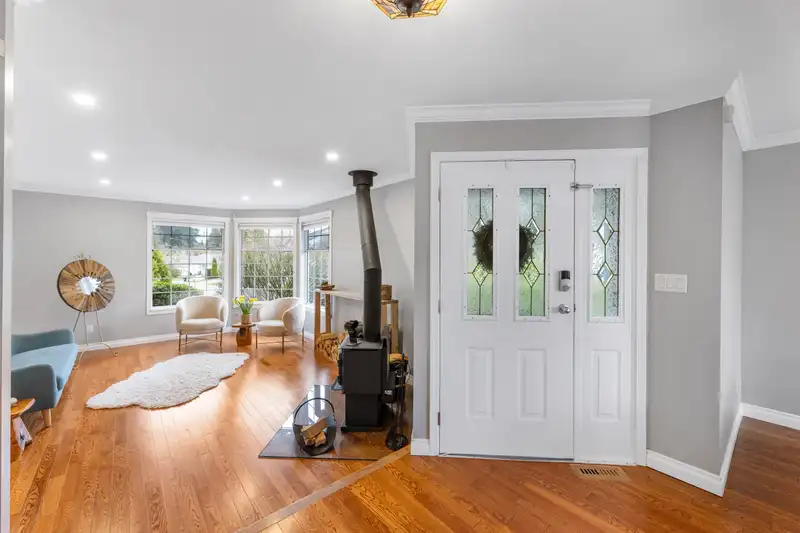 23390 123 AVENUE - photo 4 of 36
