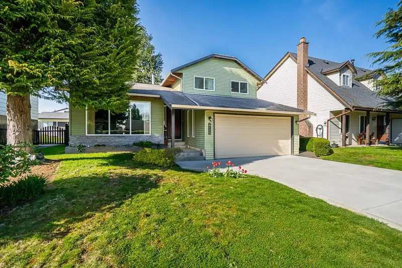 27153 33A AVENUE - photo 2 of 40
