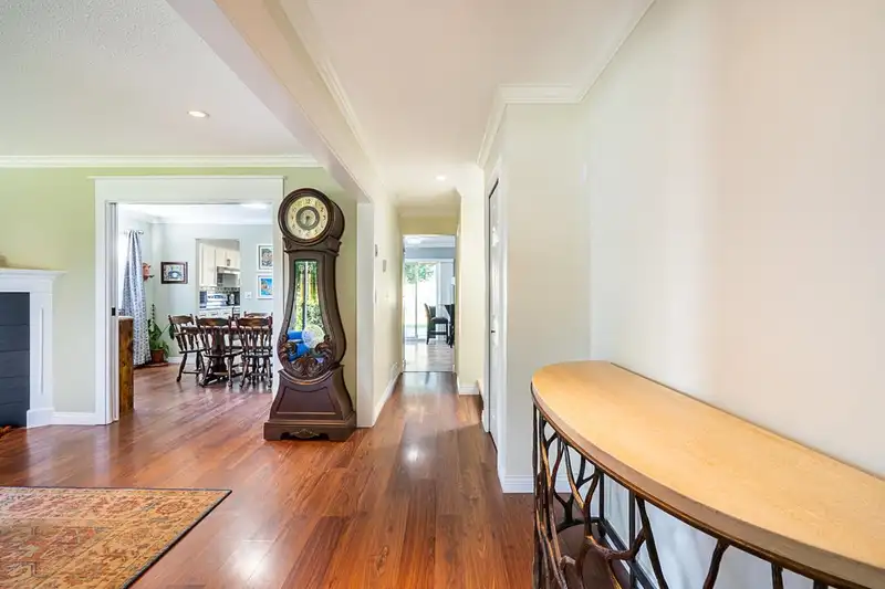 27153 33A AVENUE - photo 4 of 40