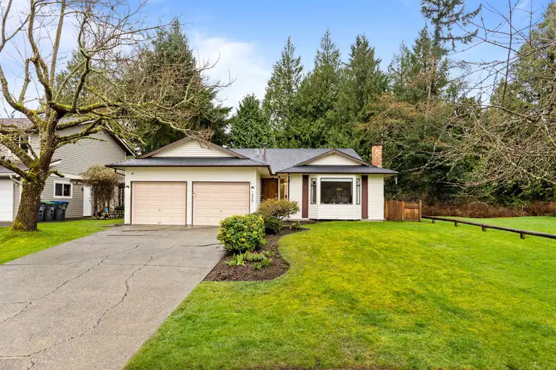14304 18 AVENUE - photo 1 of 37
