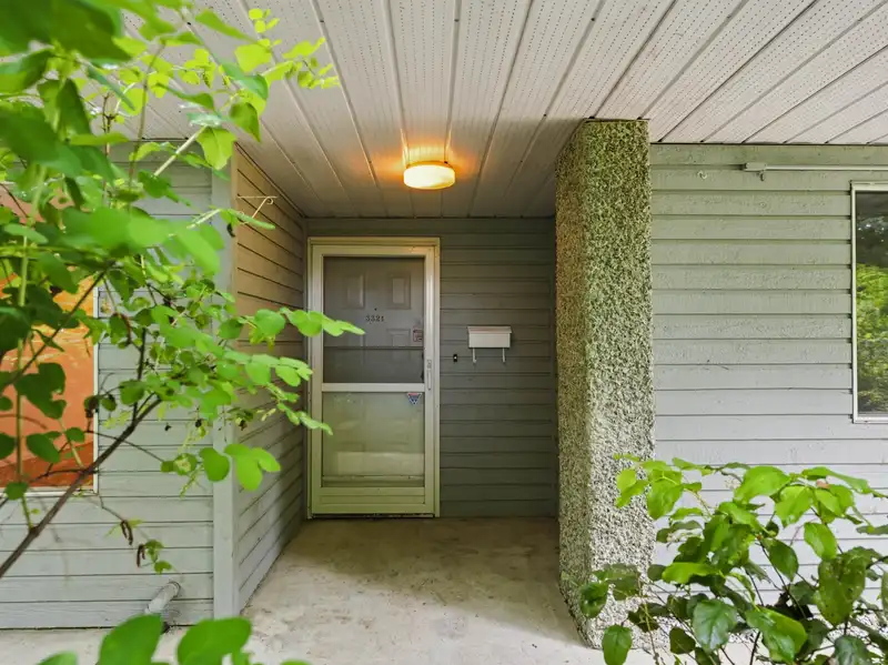 3321 MARQUETTE CRESCENT - photo 2 of 30