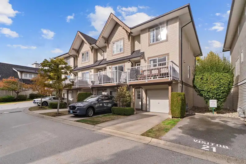 4 20560 66 AVENUE - photo 4 of 37