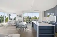 602 1500 MARTIN STREET - thumbnail 12
