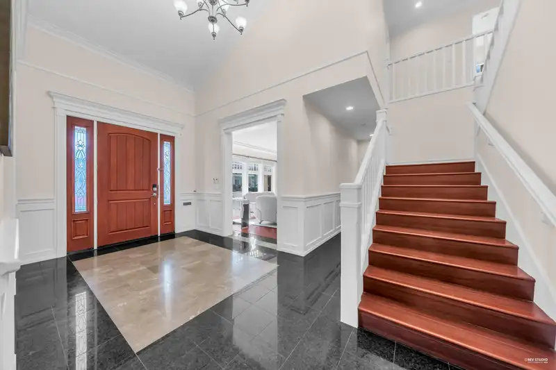 1877 LEMAX AVENUE - photo 2 of 39