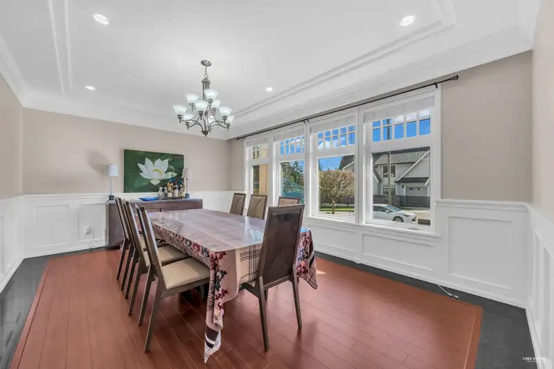 1877 LEMAX AVENUE - photo 4 of 39