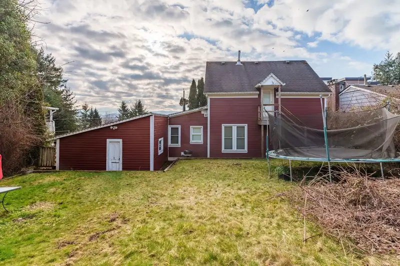 33163 3RD AVENUE - photo 4 of 12
