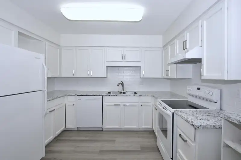 7 3055 TRAFALGAR STREET - photo 3 of 33