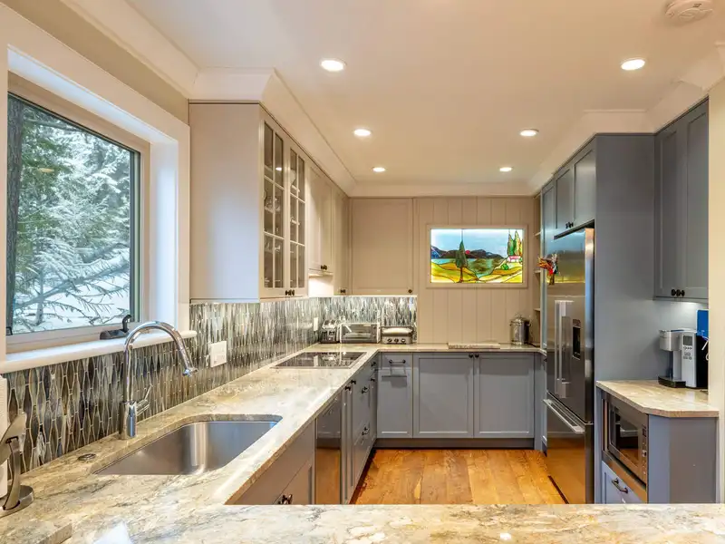13 6127 EAGLE RIDGE CRESCENT - photo 1 of 19