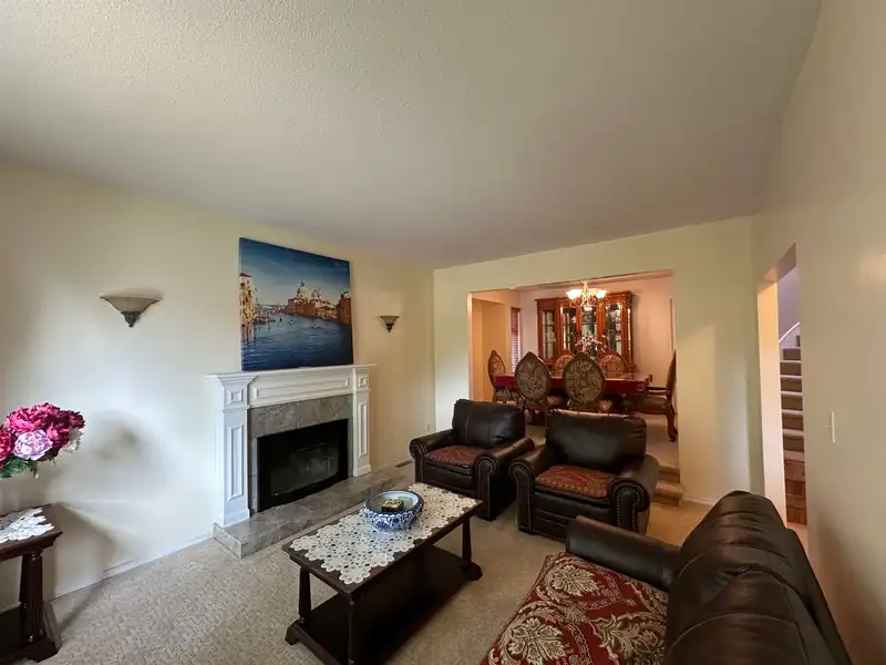 14166 84B AVENUE - photo 4 of 22