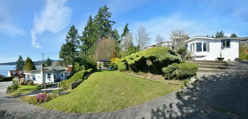 5218 SUNSHINE COAST HIGHWAY - photo 2 of 30