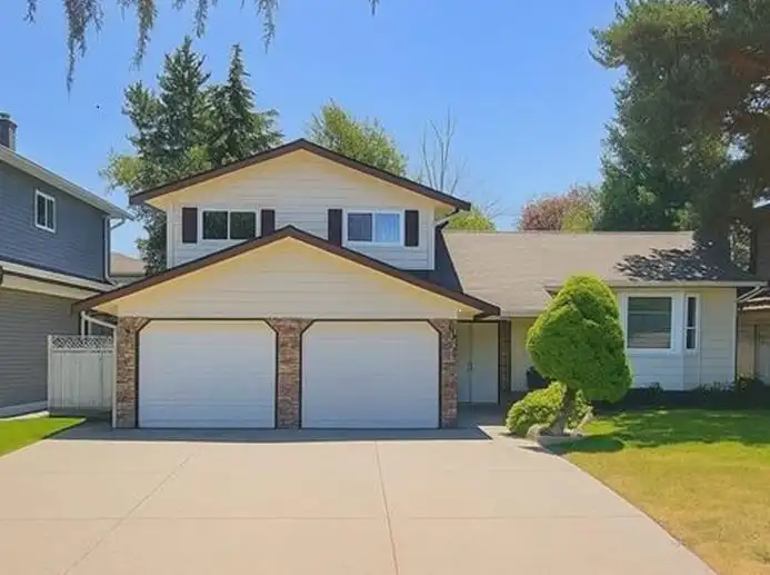 12472 79A AVENUE - photo 1 of 7