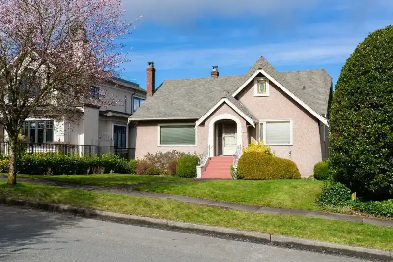 2715 W 31ST AVENUE - photo 1 of 36