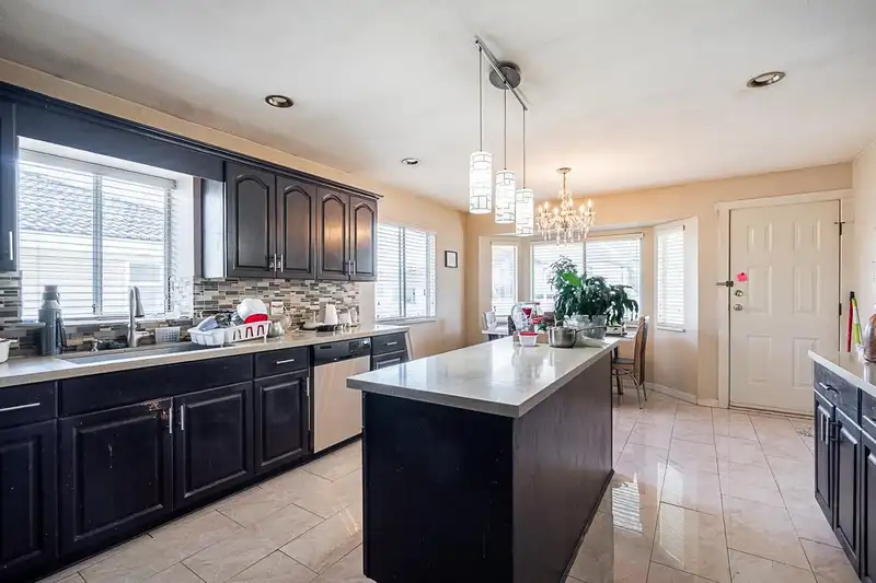 6565 122 STREET - photo 4 of 19