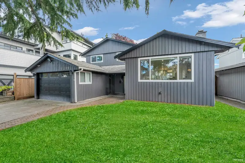 11280 CARAVEL COURT - photo 2 of 31