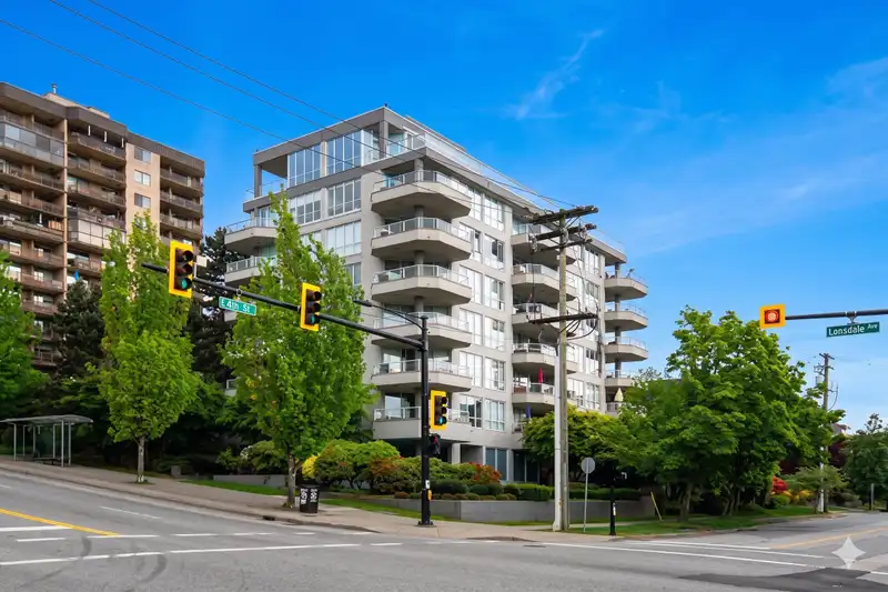 203 408 LONSDALE AVENUE - photo 1 of 36