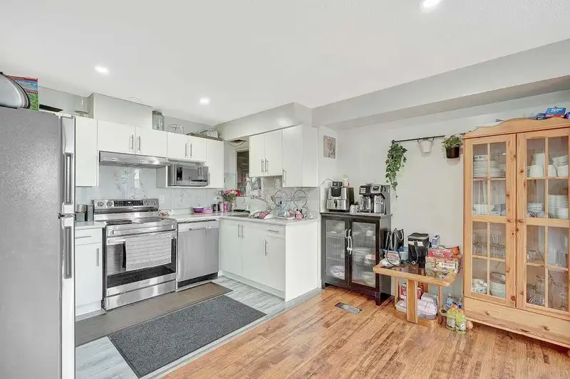 11455 139A STREET - photo 4 of 37