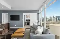 909 1708 COLUMBIA STREET - thumbnail 1