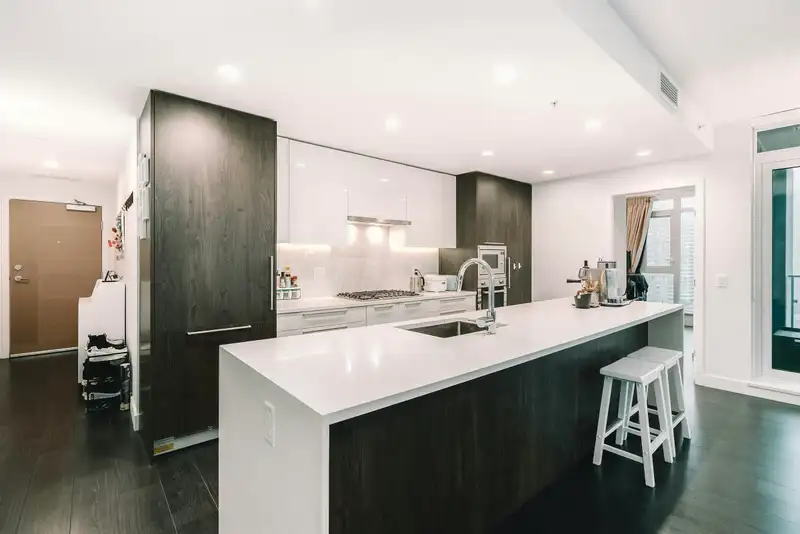 1608 6398 SILVER AVENUE - photo 4 of 39