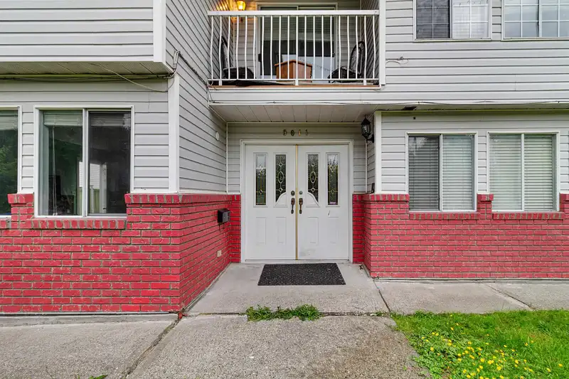 9011 KING GEORGE BOULEVARD - photo 3 of 39