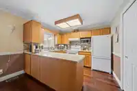 6 8078 KING GEORGE BOULEVARD - thumbnail 5