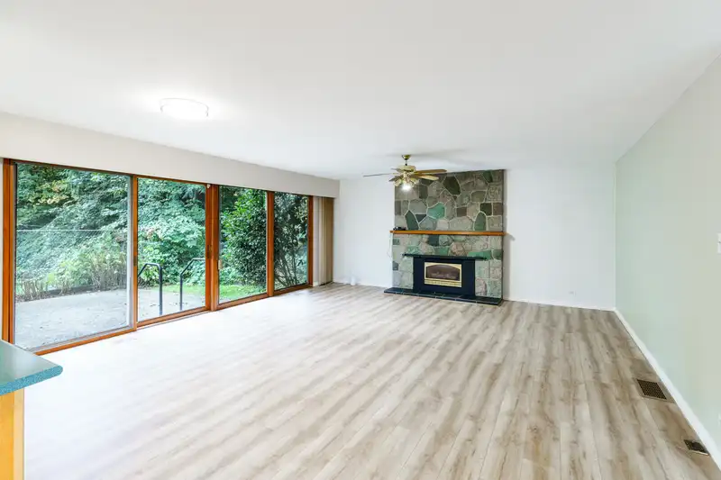 21254 117 AVENUE - photo 2 of 28
