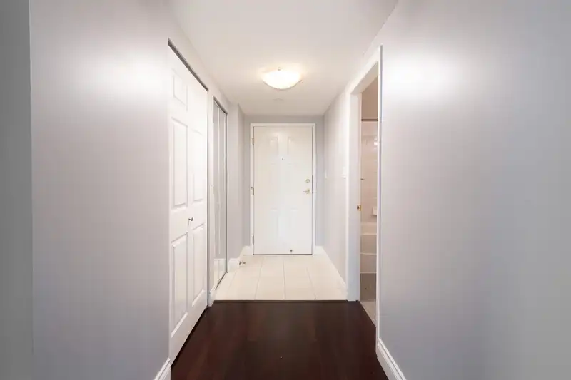 403 13880 101 AVENUE - photo 4 of 38