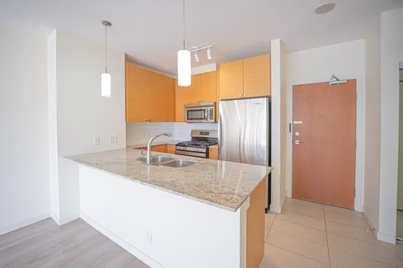 1103 110 BREW STREET - photo 1 of 33