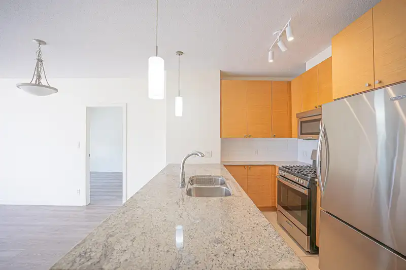 1103 110 BREW STREET - photo 2 of 33