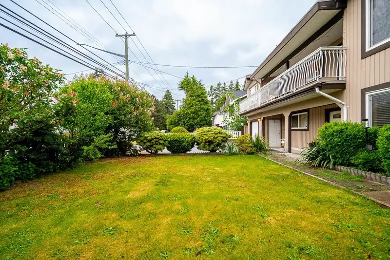 8250 112 STREET - photo 3 of 36