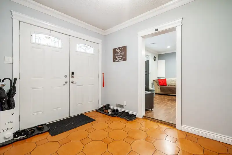 8250 112 STREET - photo 4 of 36