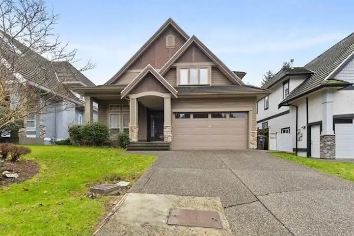 12038 59 AVENUE - photo 1 of 40