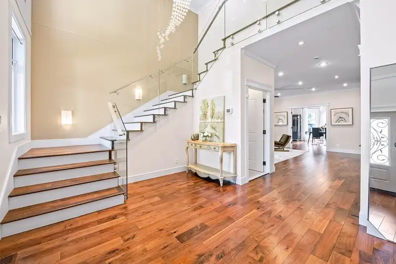 839 W 20TH STREET - photo 3 of 40