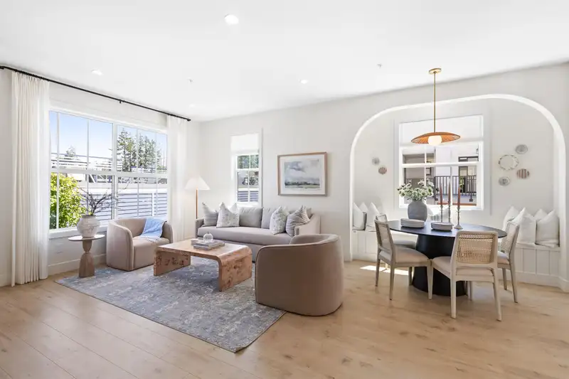 32 20329 80 AVENUE - photo 1 of 10