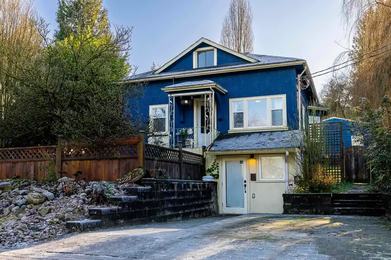 2221 CLARKE STREET - photo 1 of 26