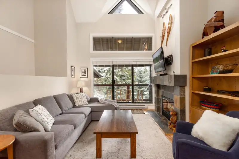 25 4637 BLACKCOMB WAY - photo 2 of 31