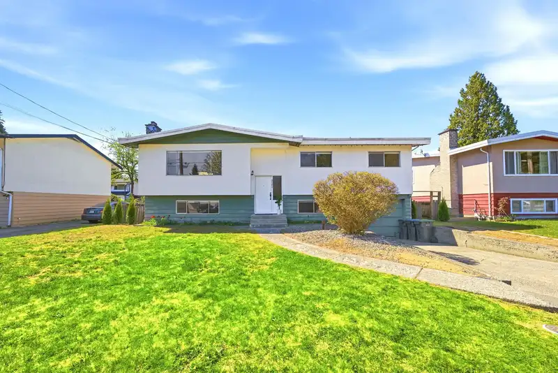 3561 YORK STREET - photo 1 of 40