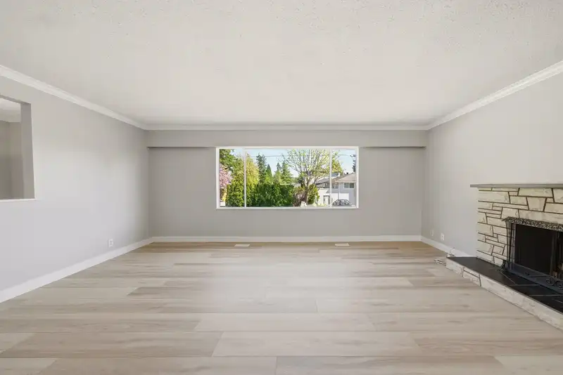 3561 YORK STREET - photo 4 of 40